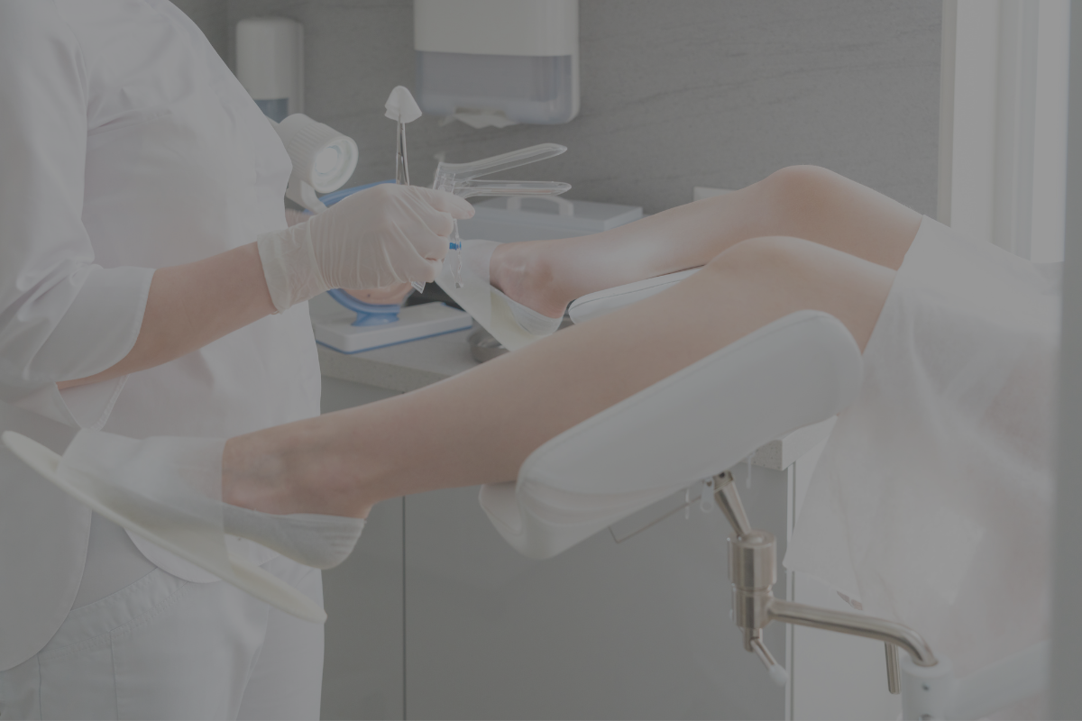 Apareceu uma mancha branca na minha vulva, o que pode ser?