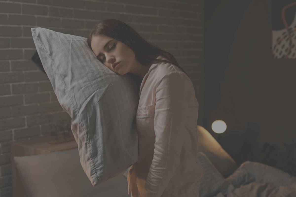 Quais são os sintomas do sonambulismo?