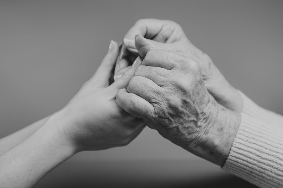 Quais são os sintomas mais comuns da doença de Alzheimer?