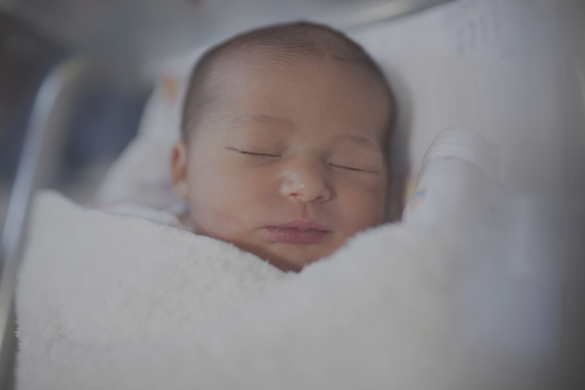 Cuidados Essenciais nos Primeiros Dias do Bebê